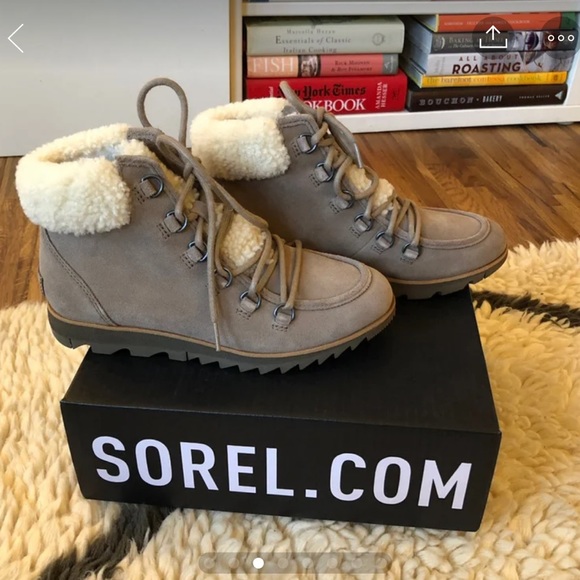 Sorel Shoes - NWT Sorel Harlow Laze Cozy Boot